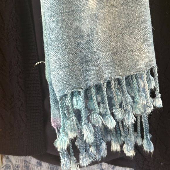 Tie Die Blue Wrap Scarf NEW ! Pre Washed Ready To Wear Boho Tassels - Picture 7 of 16